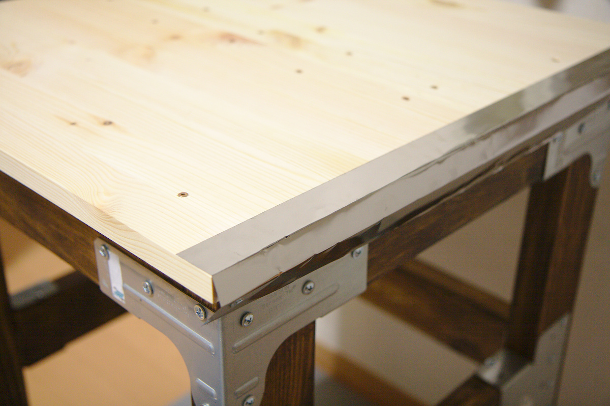 キッチン作業台DIY (4) ー 天板ステンレスシート貼り編
