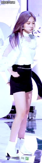 혜원이는 놀라지도 않는구나 그냥 씨~익 웃네!.은비