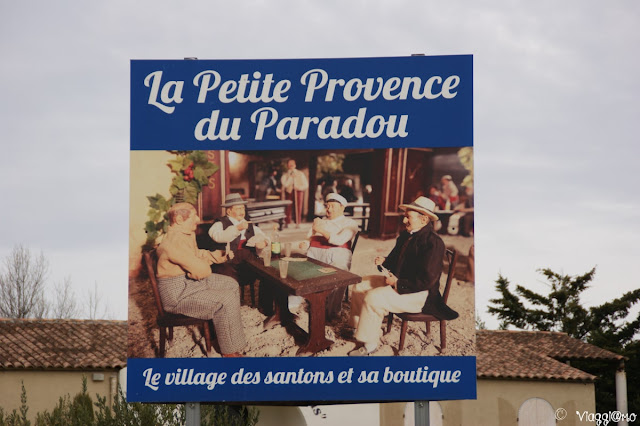 Il piccolo villaggio provenzale di Santons a Le Paradou