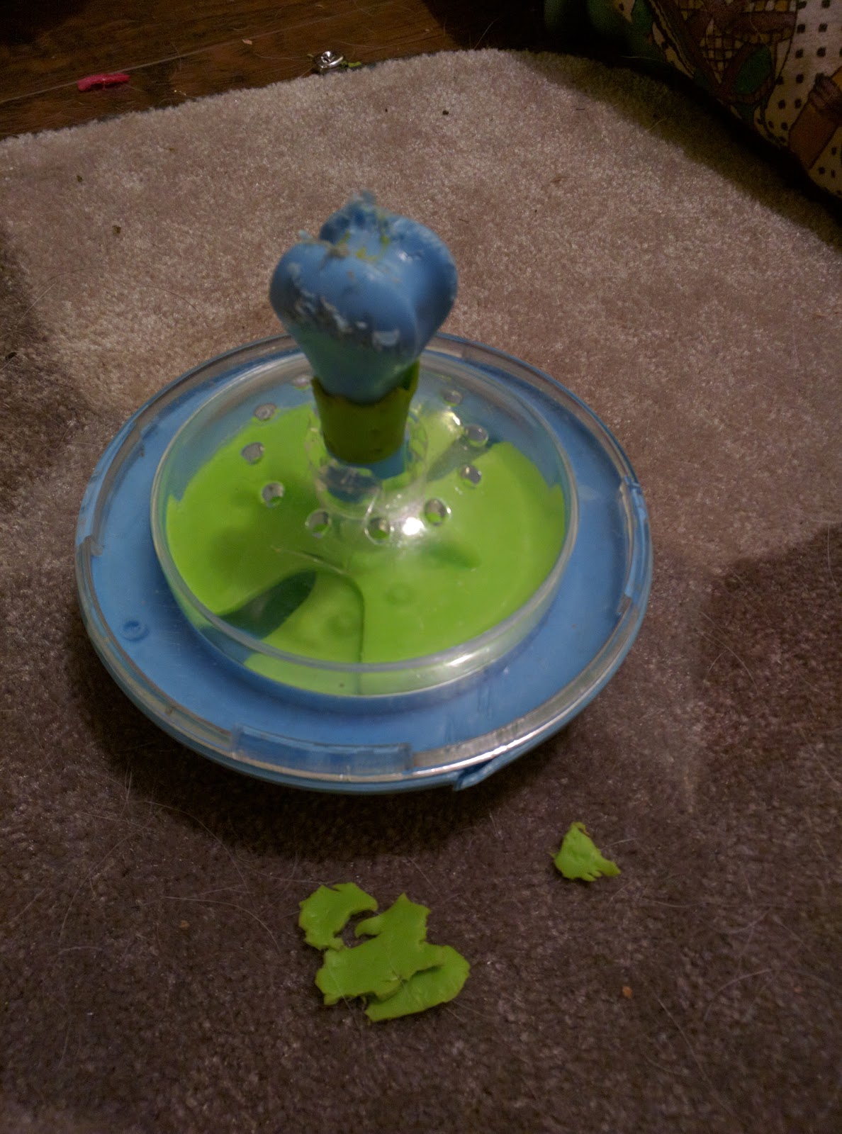 The Dog Geek: Puzzle Toy Review: Toys'R'Us Treat Puzzle Dog Toy