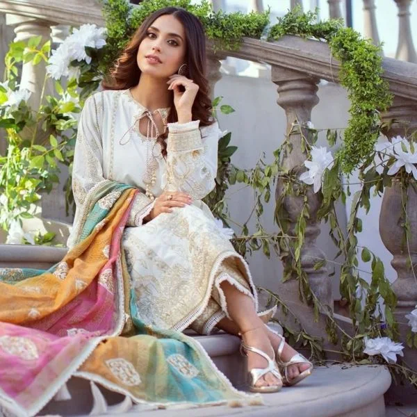 Iqra Aziz Wardrobe - Fashion Ideas for you Happy Days 3 Iqra Aziz Wardrobe - Fashion Ideas for you Happy Days