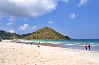 wisata di lombok pantai selong belanak