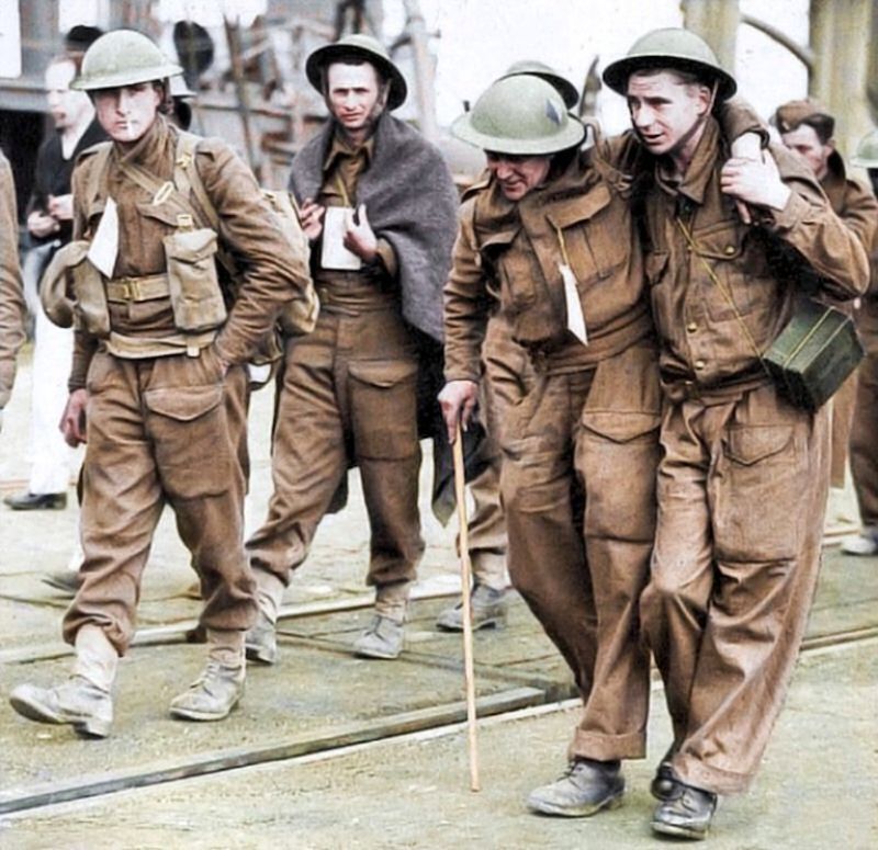 Stunning Colorized Photos Bring the Real Dunkirk Evacuation to Life