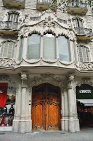 Casa Evarist Juncosa by Salvador Viñals i Sabater, Rbla. Catalunya, 78, Barcelona, Spain