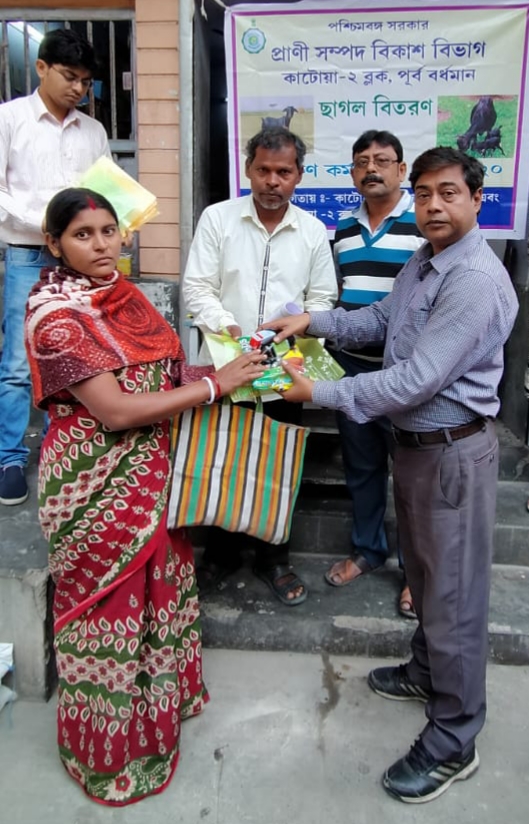 প্রাণী সম্পদ বিকাশ দফতরের উদ্যোগে ছাগল বিতরণ ও প্রশিক্ষণ শিবির 2 প্রাণী সম্পদ বিকাশ দফতরের উদ্যোগে ছাগল বিতরণ ও প্রশিক্ষণ শিবির