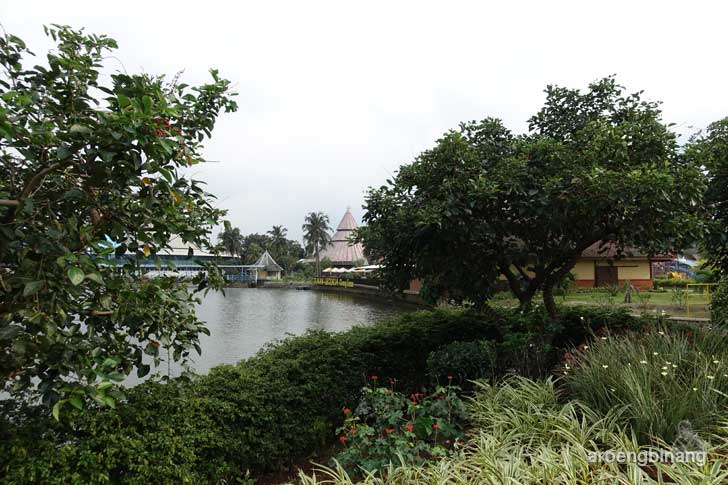 taman legenda keong emas tmii jakarta