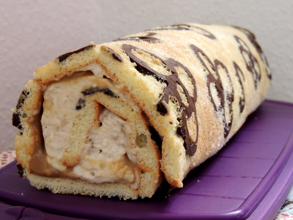 Banoffee Roll ~ Christina&amp;#39;s Catchy Cakes