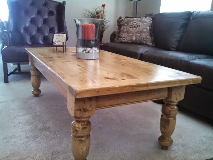 Pine Coffee Table w/4" turned legs