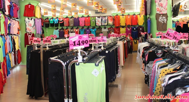 Raya Shopping, Pusat Pakaian Hari Hari, Hari Hari 