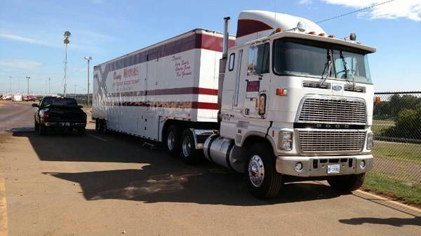 1984 Ford CL-9000 Cab Over Tractor - Old Truck