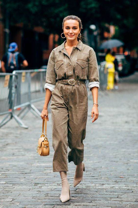 Style Inspiration: The Parisian Way to Wear this Chic Spring Trend