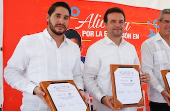 Refrenda Pedro Joaquín lazos de colaboración para una mejor educación en Cozumel