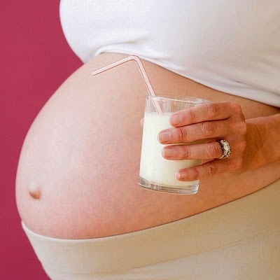 Sữa cung cấp nhiều dưỡng chất cần thiết cho mẹ mang thai