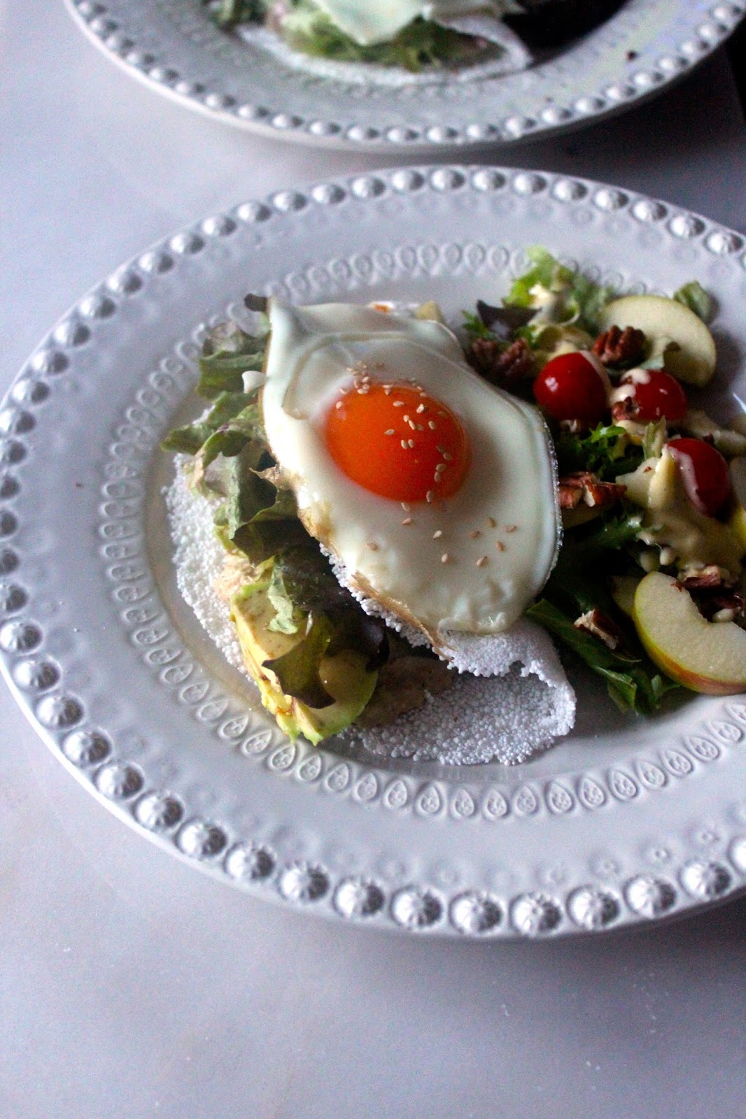 Tapioquinha de Pasta de Atum, Abacate e Folhas Verdes