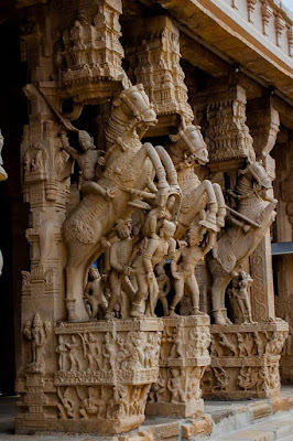 srirangam temple statue