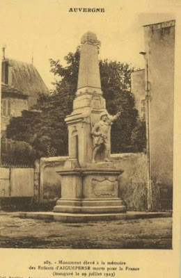 CPA monuments aux Morts du Puy-de-Dôme, Aigueperse