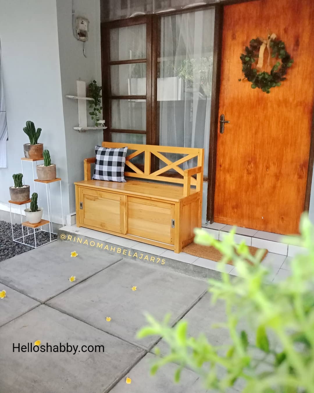 Berikan Suasana yang Berbeda dengan 6 Desain Bangku Taman Teras Cantik