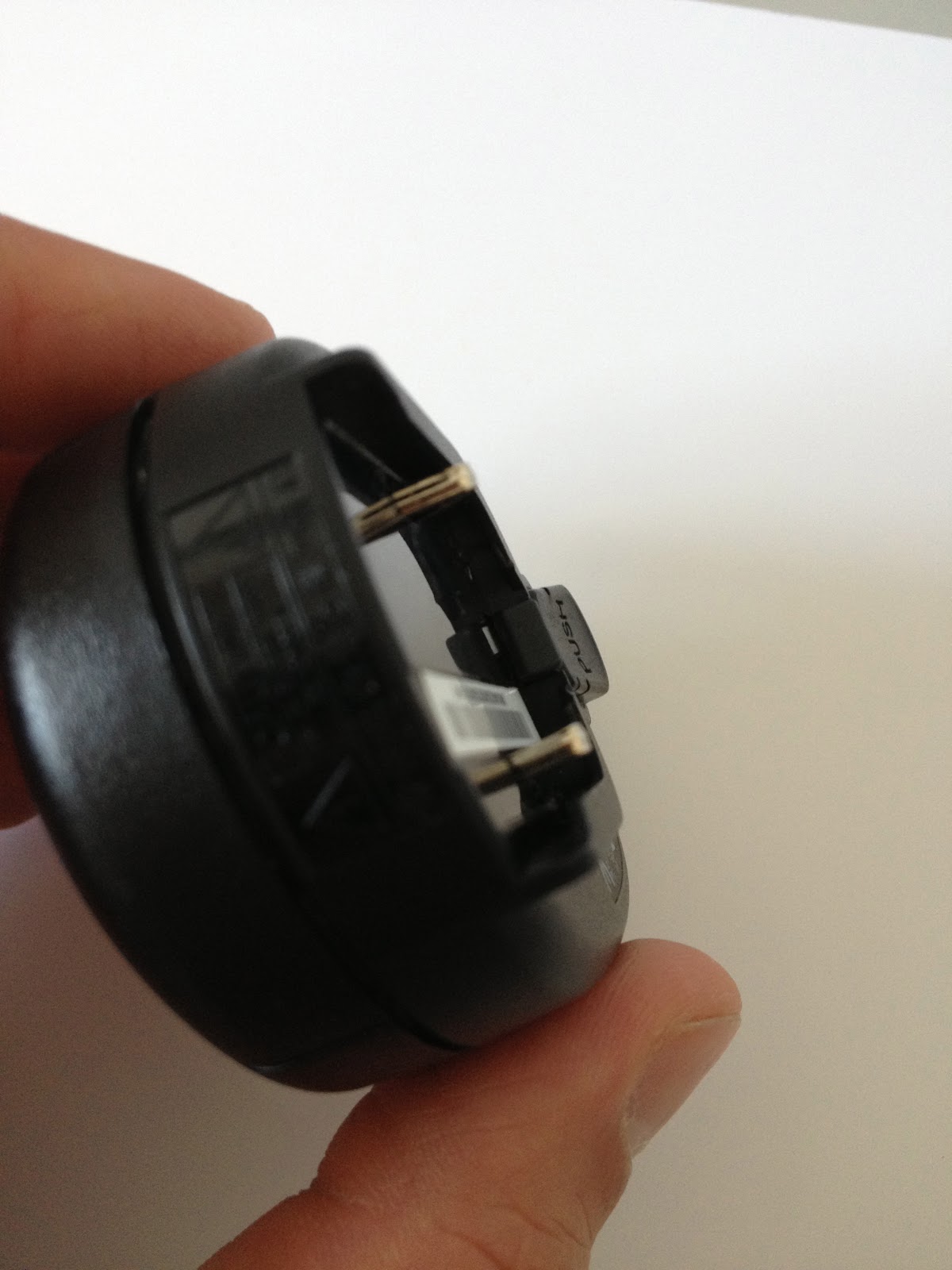Bose Quiet Comfort 3 headphone charger not working?