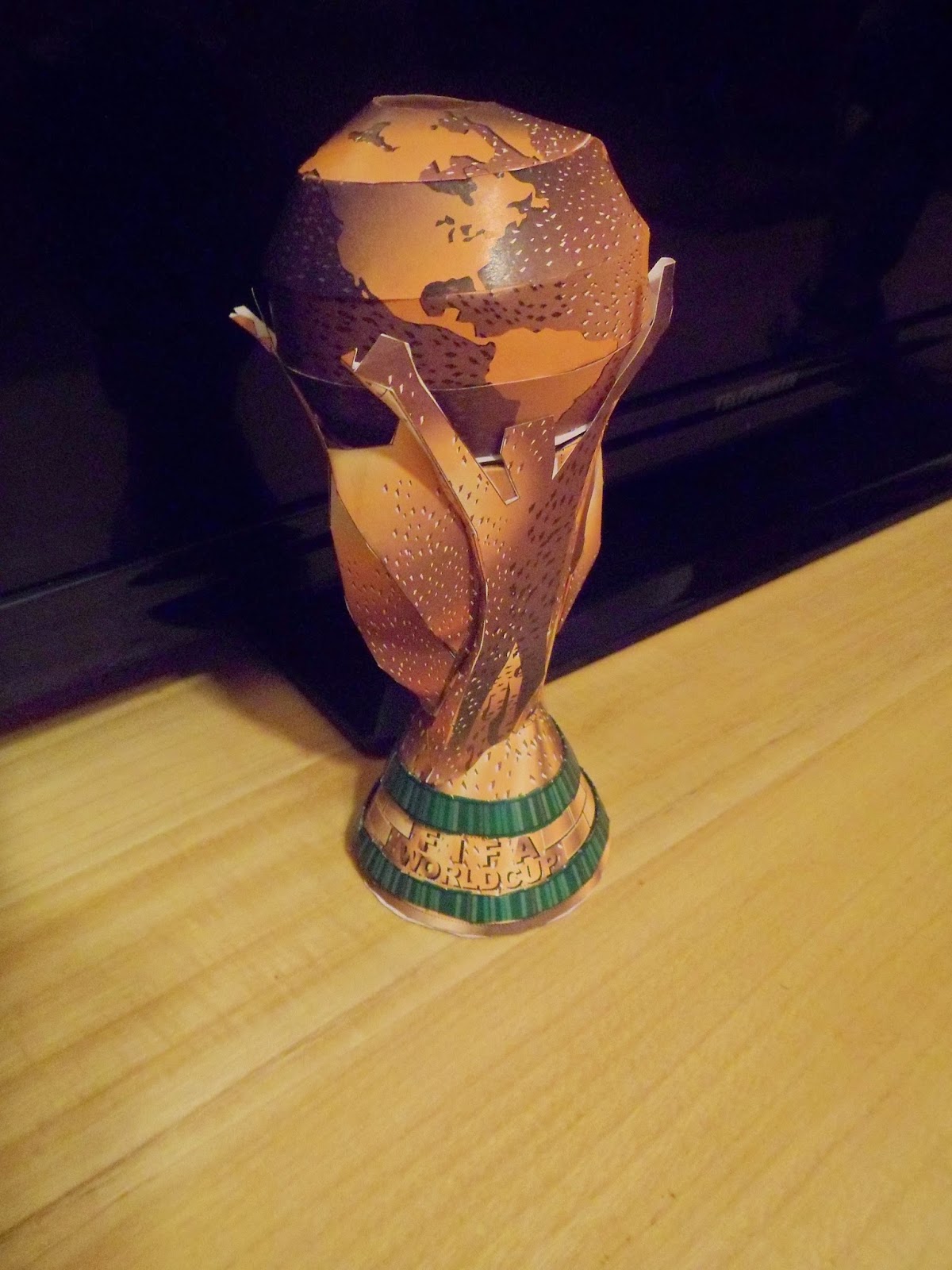 indextrader24-wir-bauen-uns-einen-wm-pokal