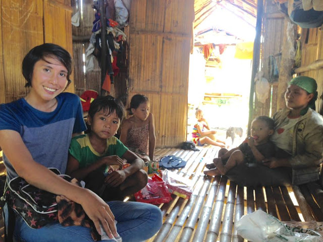 Poor Boy Eating Rice with Junk Food as 'ULAM' for Lunch Receives Help from Netizens Poor Boy Eating Rice with Junk Food as 'ULAM' for Lunch Receives Help from Netizens