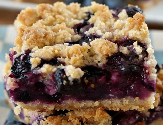 BLUEBERRY LEMON CRUMB BARS #desserts #cakes #lemon #blueberry #bars BLUEBERRY LEMON CRUMB BARS #desserts #cakes #lemon #blueberry #bars