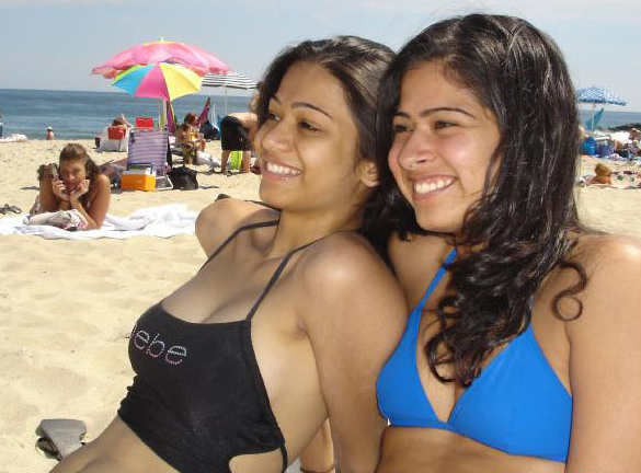 Beautiful Desi Sexy Girls Hot Videos Cute Pretty Photos Indian Girls In Goa Beach Photos