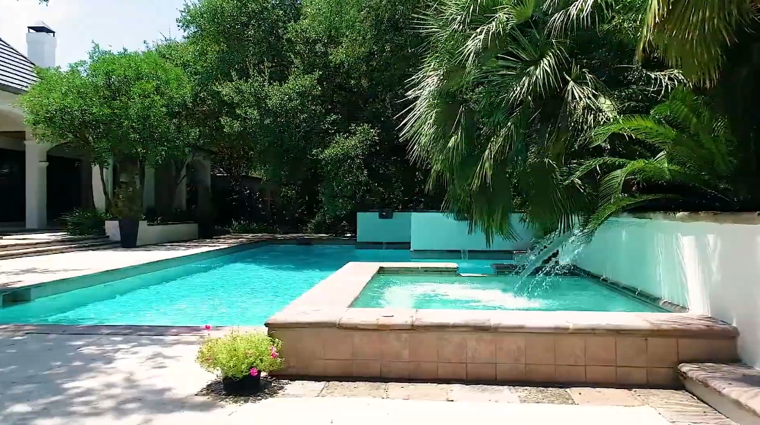 19 Interior Design Photos vs. Tour 1 Dartford Ln, San Antonio, TX