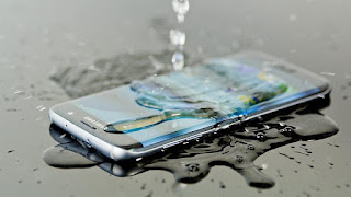 What To Do If Your Smartphone Falls Into Water