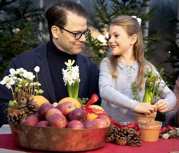 Crown Princess Victoria, Prince Daniel and their children Princess Estelle and Prince Oscar Merry Christmas