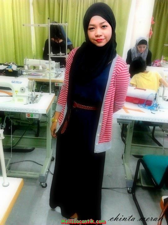 Foto Cewek Berhijab Labil Remes Payudara Sendiri | Kumpulan Foto