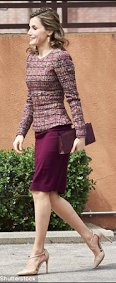 Jupe Hugo Boss / escarpins Magrit / pochette Acosta