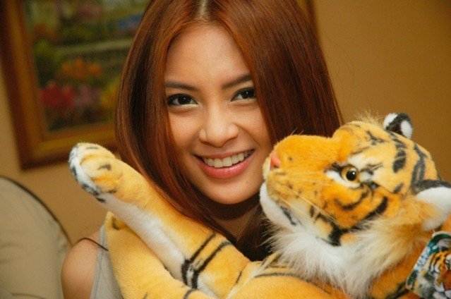 Kanomatakeisuke Sam Pinto Hot Filipina Actress