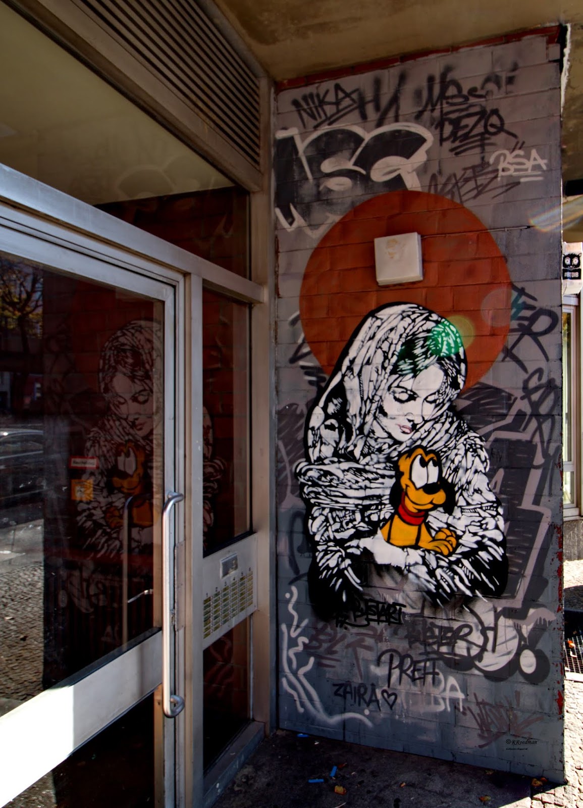 Artist Smug Place Fitzroy Melbourne Streeart Graffiti