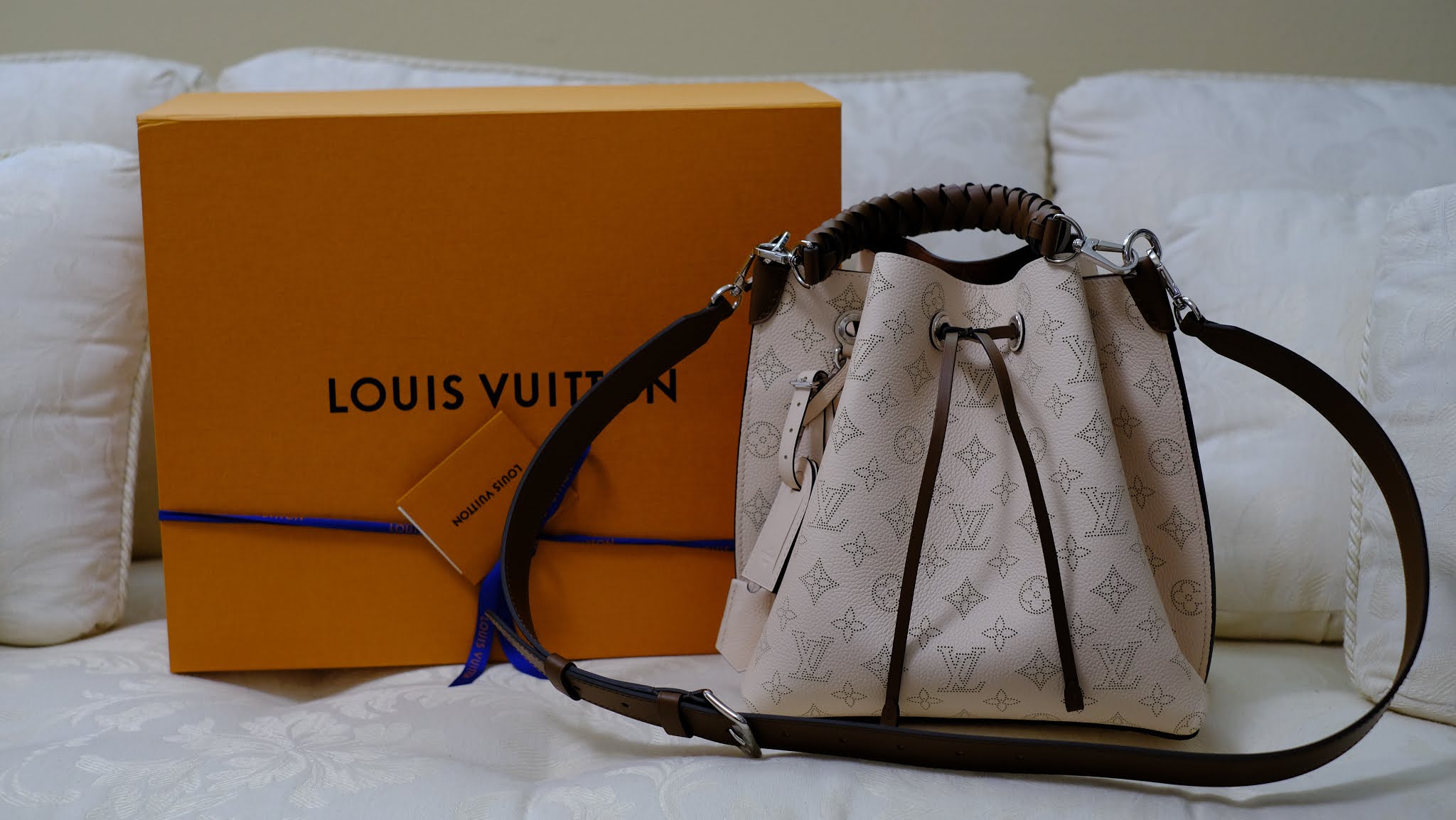 Unboxing Louis Vuitton Mahina Muria! Bucket bag Louis Vuitton! 