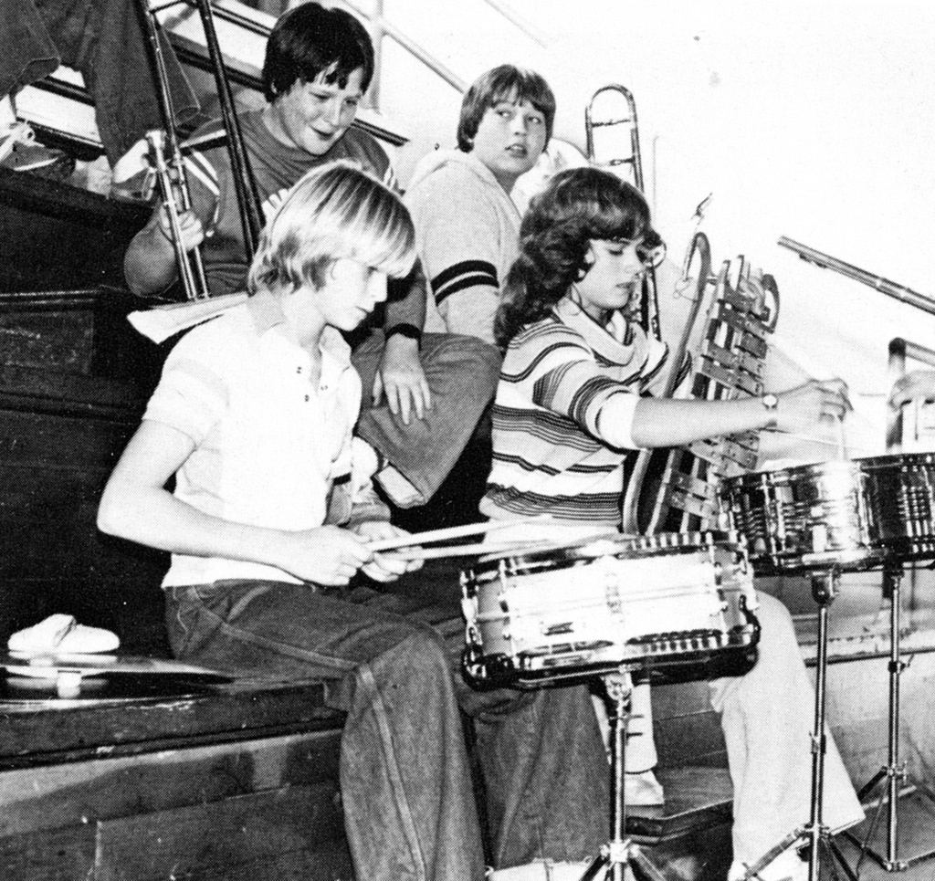 15 Rare Vintage Photographs of Celebrities Playing in Their School