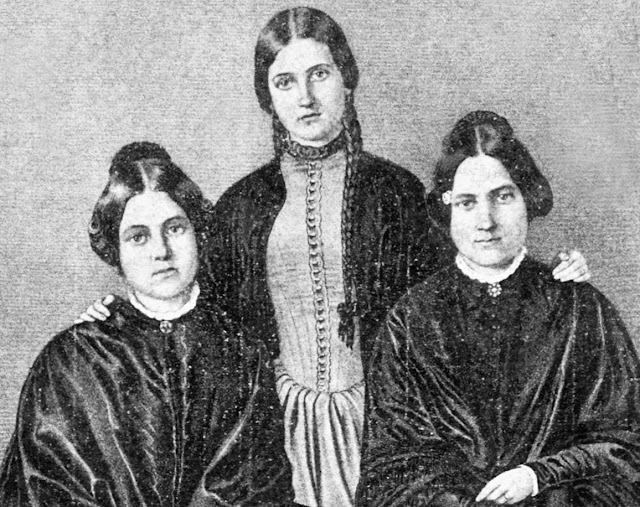 Слева направо: Маргарет, Кейт и Лия