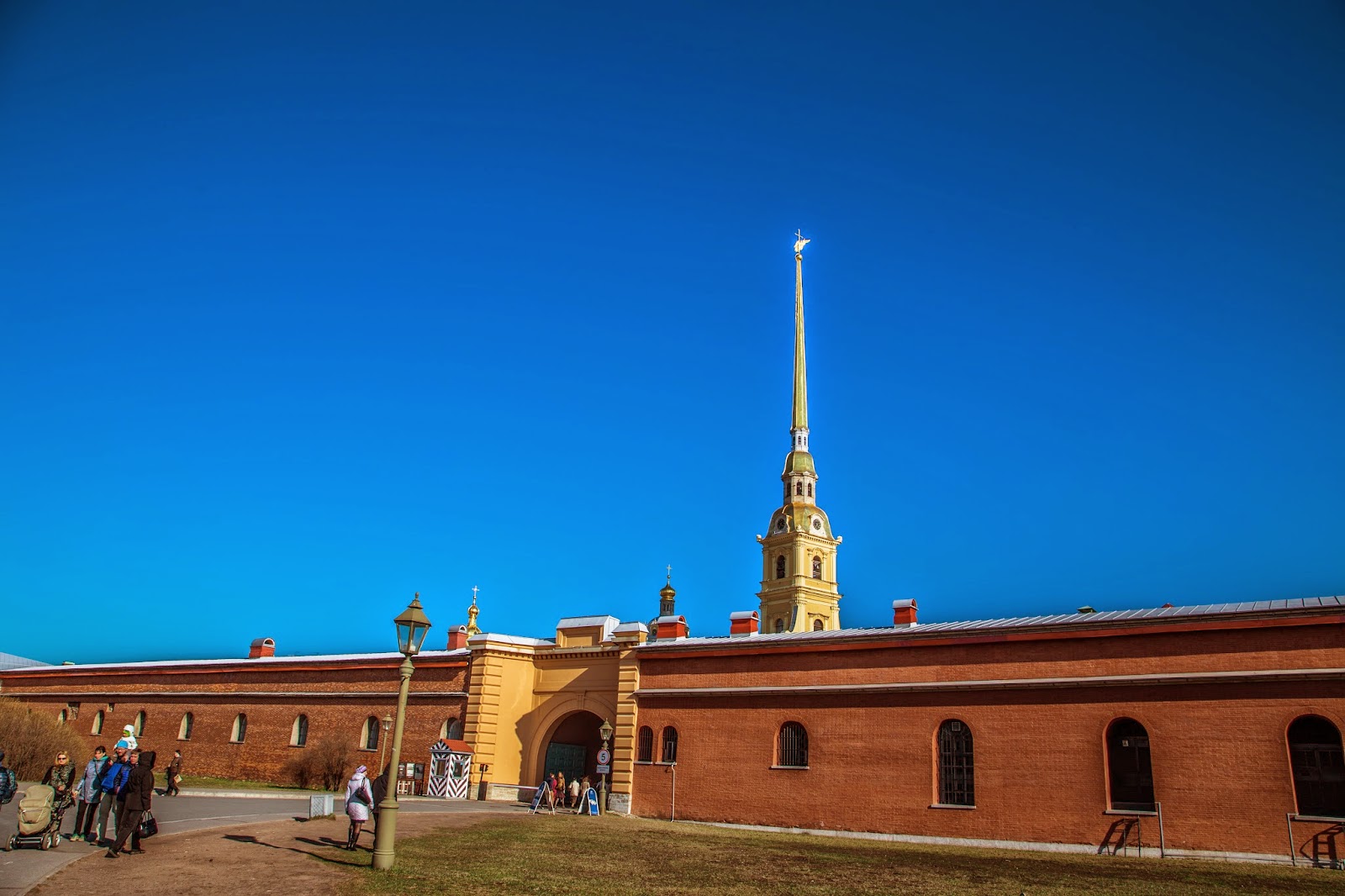 Что находится внутри петропавловской крепости Петропавловская крепость самостоятельно