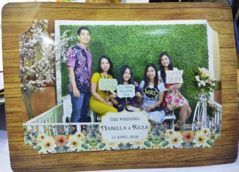 Photo Booth Wedding Souvenir Resepsi Pernikahan IRIS PhotoBooth