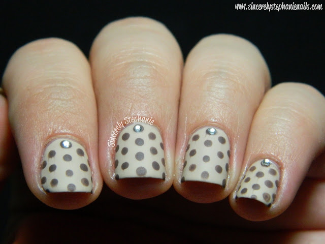 polka dot nail art