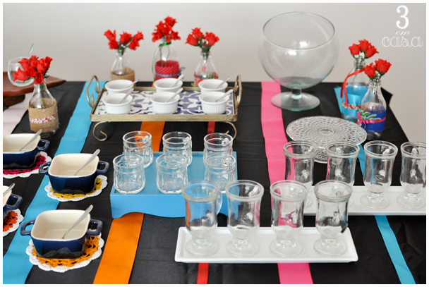 mesa decorada junina