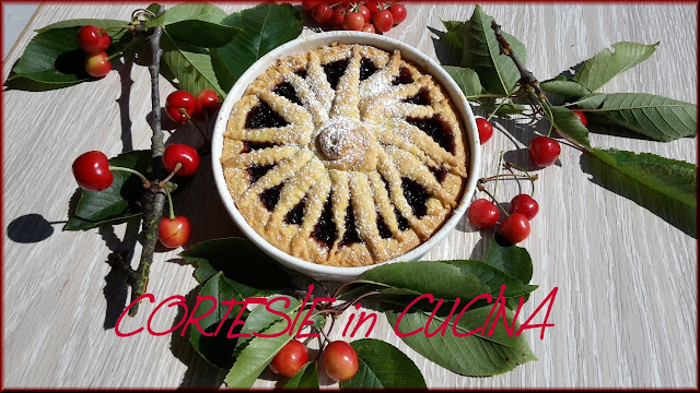 crostata con marmellata di ciliegie