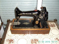Maquina de coser manual modelo Singer