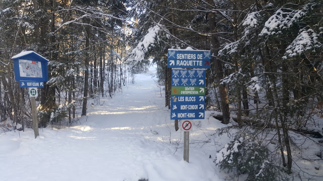 Panneaux indicatifs des sentiers au Parc Régional Val-David Val-Morin