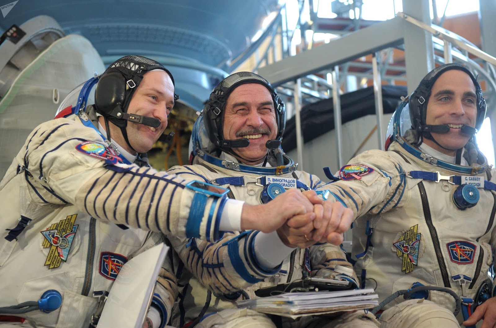 Какой год сейчас в космосе. Экипаж Союз ТМА-20. Экипаж МКС сейчас. Российские космонавты.