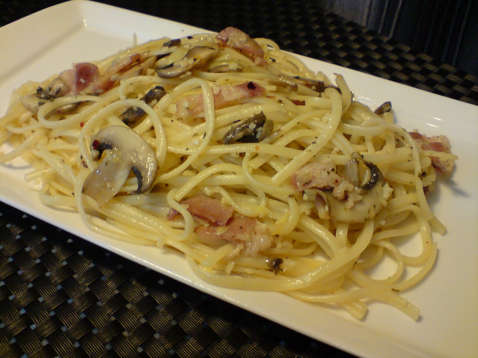 Aglio Olio Linguine with Bacon and Mushroom Shan's Recipes