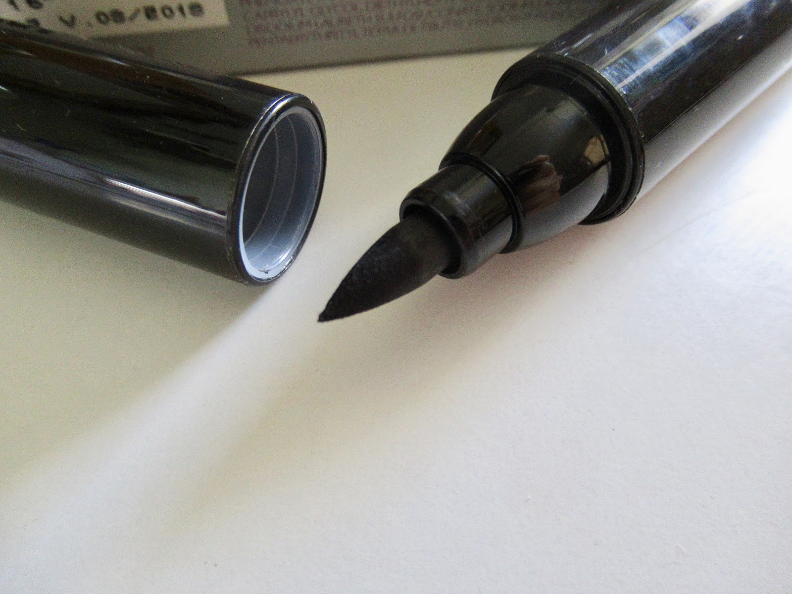 Reseña Delineador de ojos de Natura La Avenida A