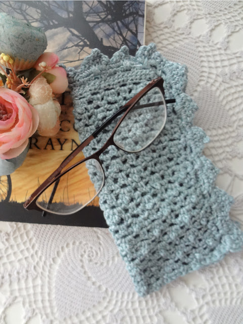 Little Treasures: Crochet Glasses Case