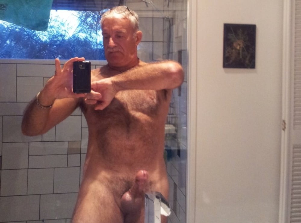 Videochat with the most hottest daddies, 100% free daddy cams here.
