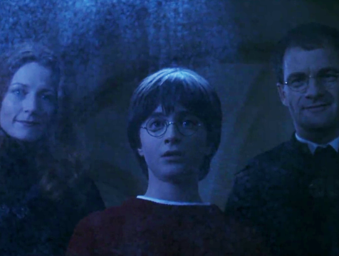 Lily, James y Harry en Harry Potter y la piedra filosofal - Cine de Escritor Lily, James y Harry en Harry Potter y la piedra filosofal - Cine de Escritor