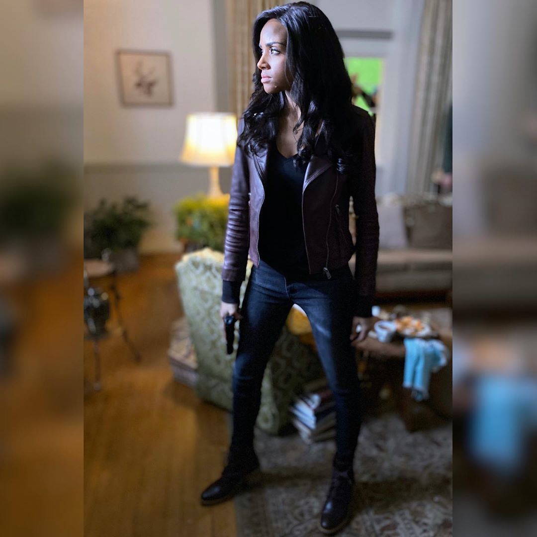 DC COMICS AND ARROWVERSE : MEAGAN TANDY Star Of BATWOMAN - BEST OF